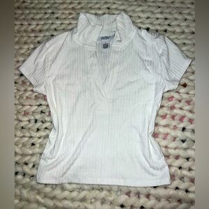 Just polly baby tee with neck slit